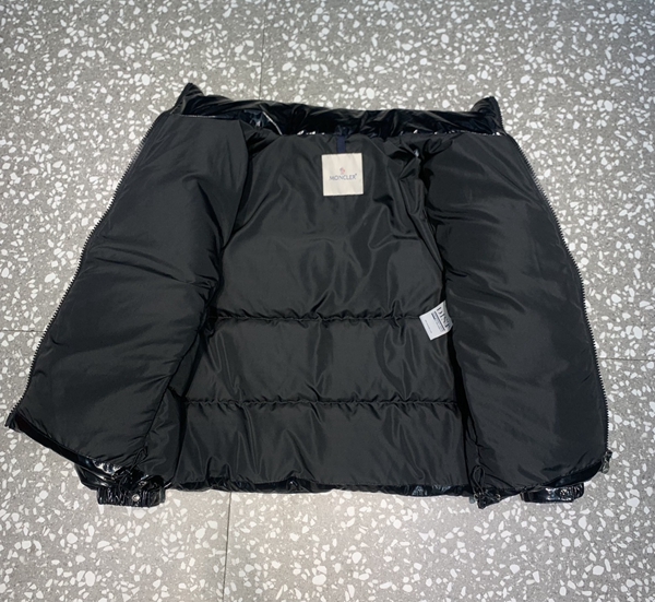 ハイクオリティダウンジャケット全体デザイン